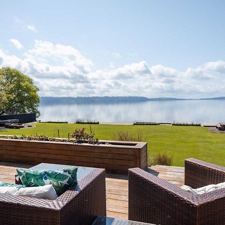 Jandals & Joy Lakefront Retreat Rotorua Exterior photo