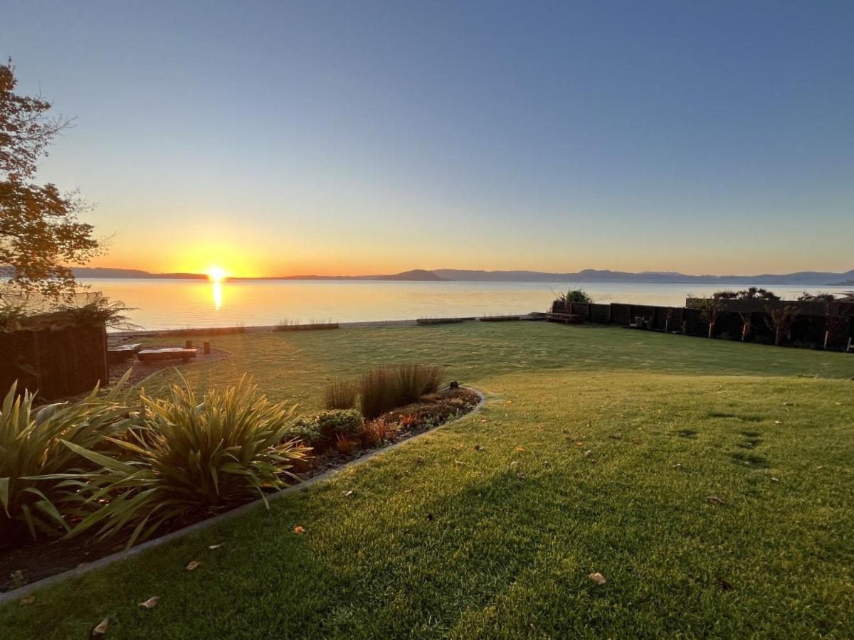 Jandals & Joy Lakefront Retreat Rotorua Exterior photo